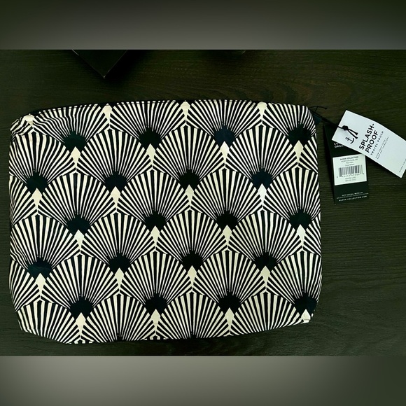 NWT; ALOHA Collection Mid Pouch - Picture 4 of 8